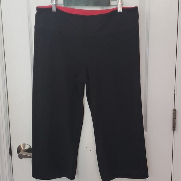 FINAL SALE Reversible Black & Red Workout Pants - Picture 2 of 11
